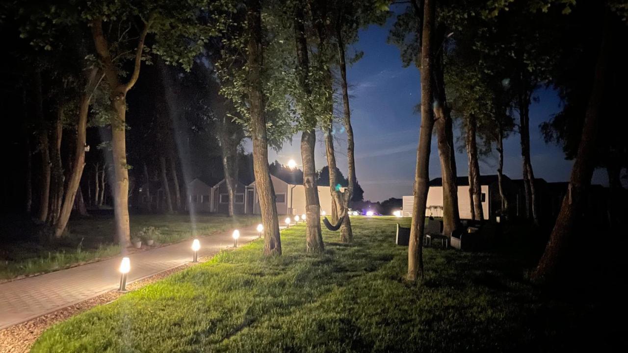 Lumi Resort Domki Letniskowe Z Podgrzewanym Basenem ريفال المظهر الخارجي الصورة